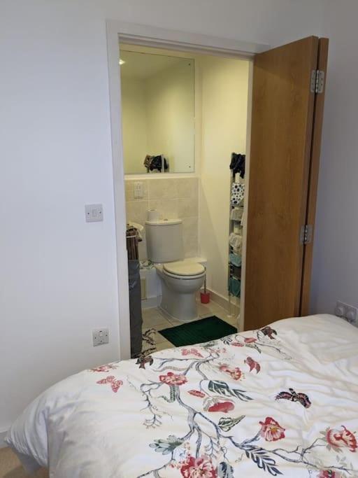 2 Bed 2 Baths Apt In Stratford Apartman London Kültér fotó